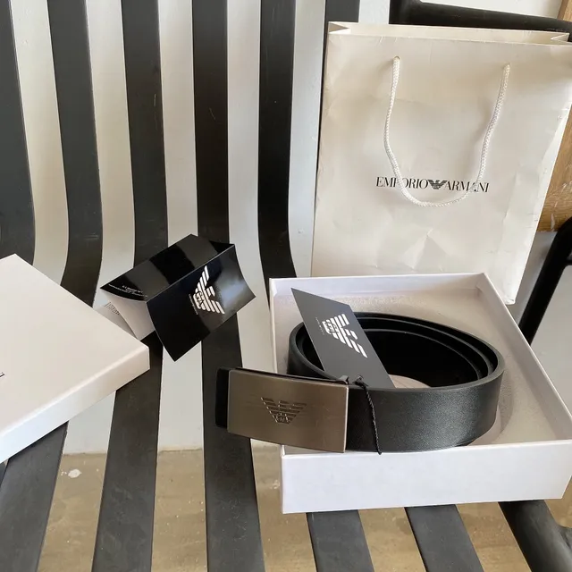 Emporio Armani Cinto de couro preto e prata com fivela de metal escovado mate 9