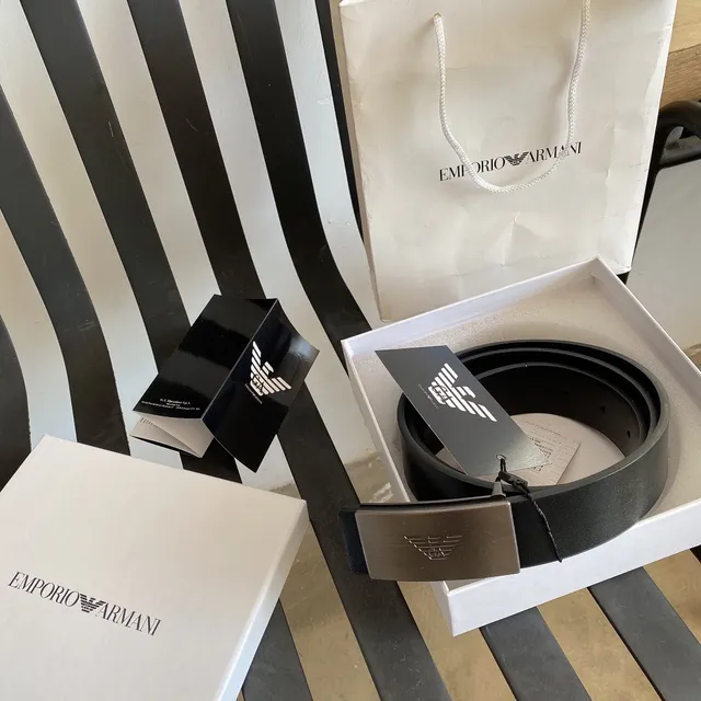 Emporio Armani Cinto de couro preto e prata com fivela de metal escovado mate 10