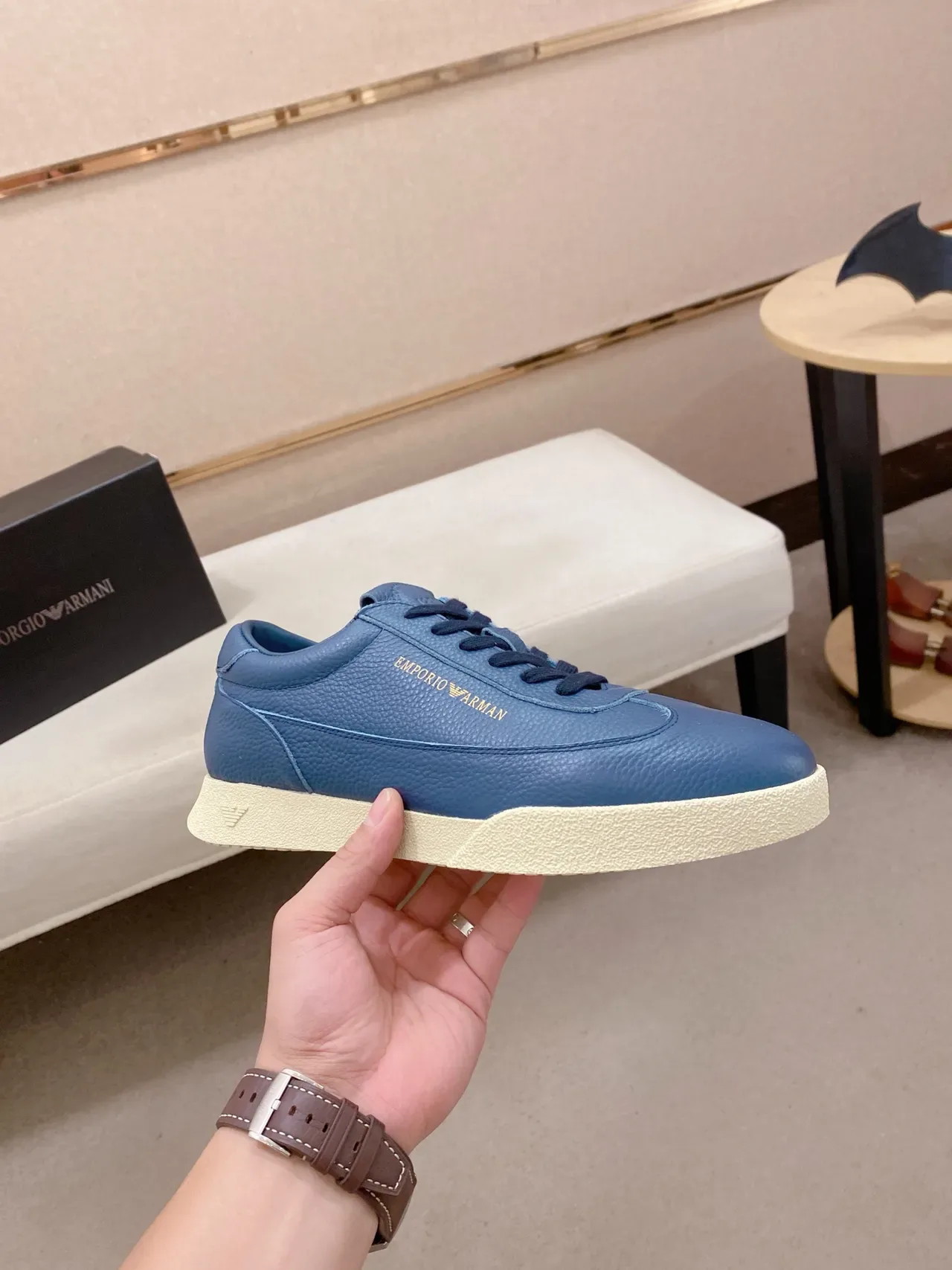 Emporio Armani নীল চামড়ার লাইফস্টাইল স্নিকার 4