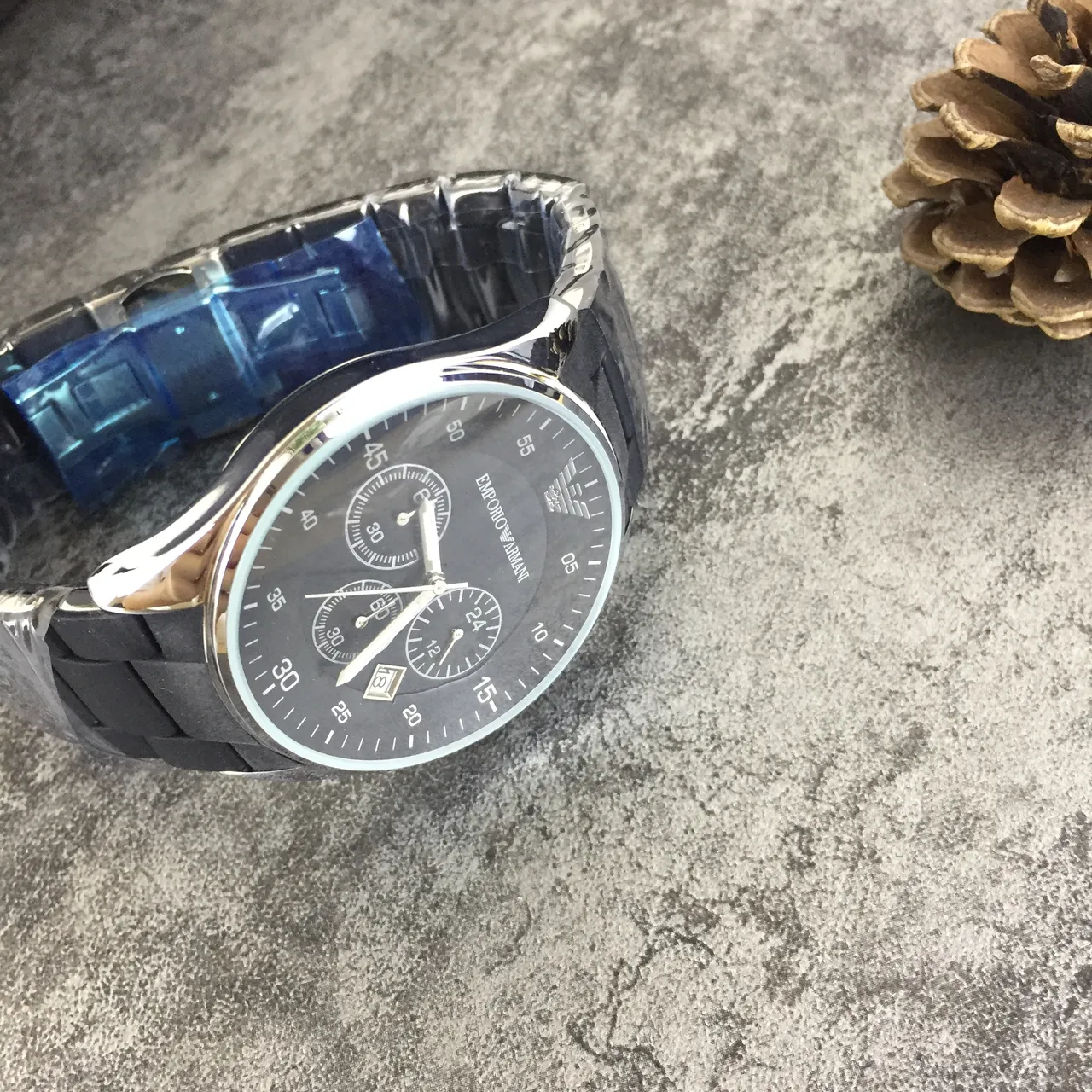 Emporio Armani كرونوغراف وجه أسود كيس بلون فضي حزام مطاطي ساعة ميكانيكية 6