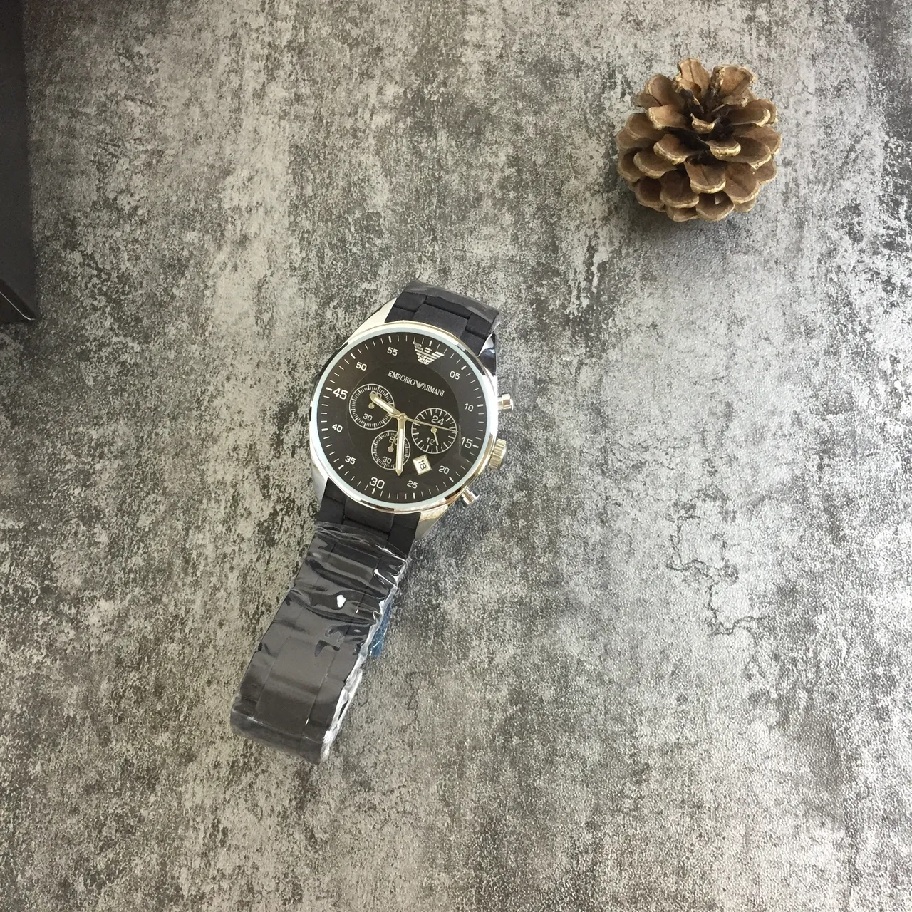 Emporio Armani كرونوغراف وجه أسود كيس بلون فضي حزام مطاطي ساعة ميكانيكية 7