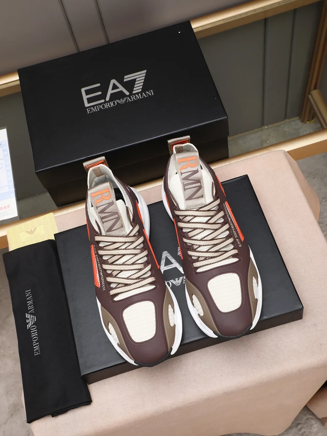 Emporio Armani EA7 بيج بني برتقالي midsole منحور حذاء نمط حياة 2