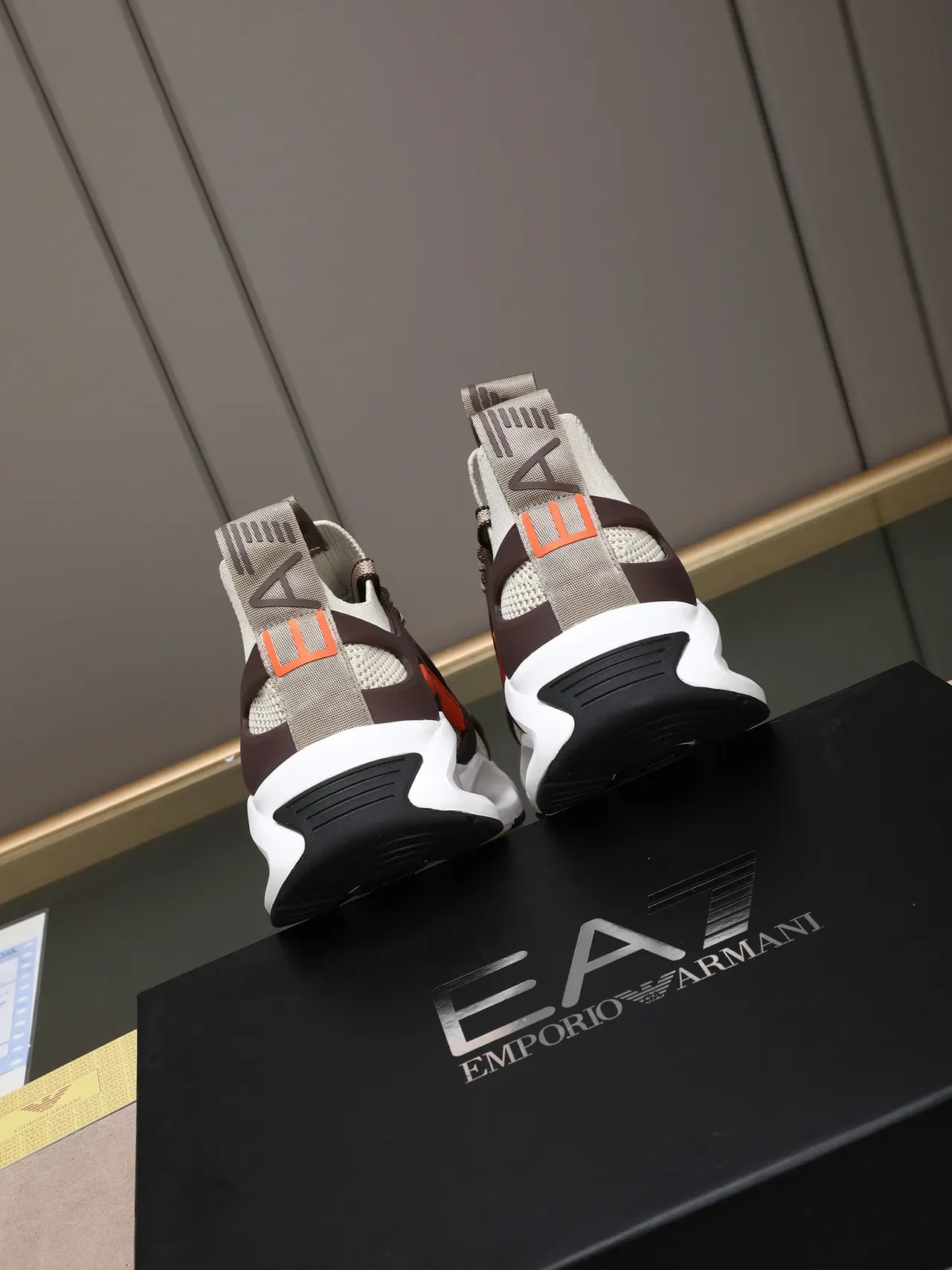 Emporio Armani EA7 بيج بني برتقالي midsole منحور حذاء نمط حياة 3