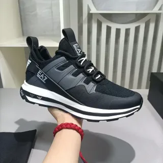 Emporio Armani EA7 Sneaker de lifestyle negro y gris de malla