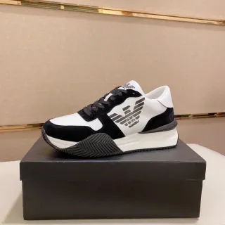 Emporio Armani Logo del Águila Zapatillas Lifestyle Negro y Blanco