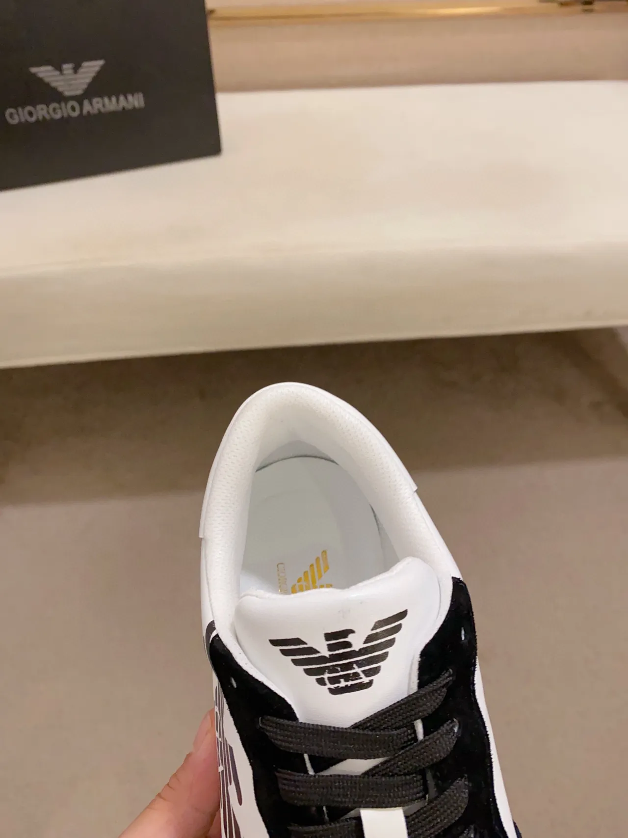 Emporio Armani Logo da Águia Tênis Lifestyle Preto e Branco 4