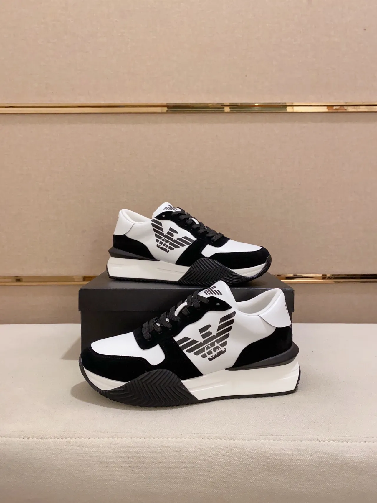 Emporio Armani Logo da Águia Tênis Lifestyle Preto e Branco 5