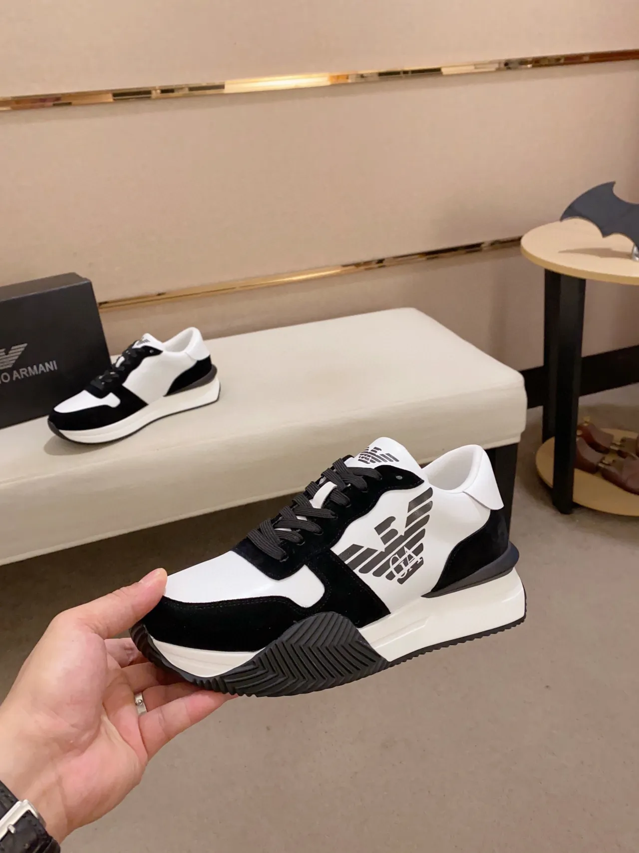 Emporio Armani Logo da Águia Tênis Lifestyle Preto e Branco 9