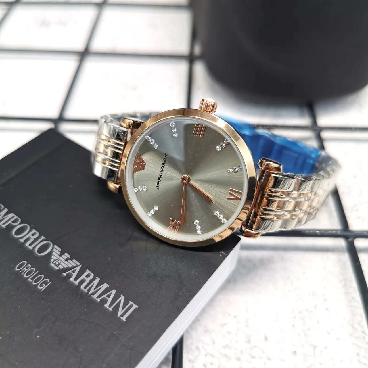 Emporio Armani चांदी सोने की गोल केस सनरे डायल क्वार्ट्ज वॉच 2