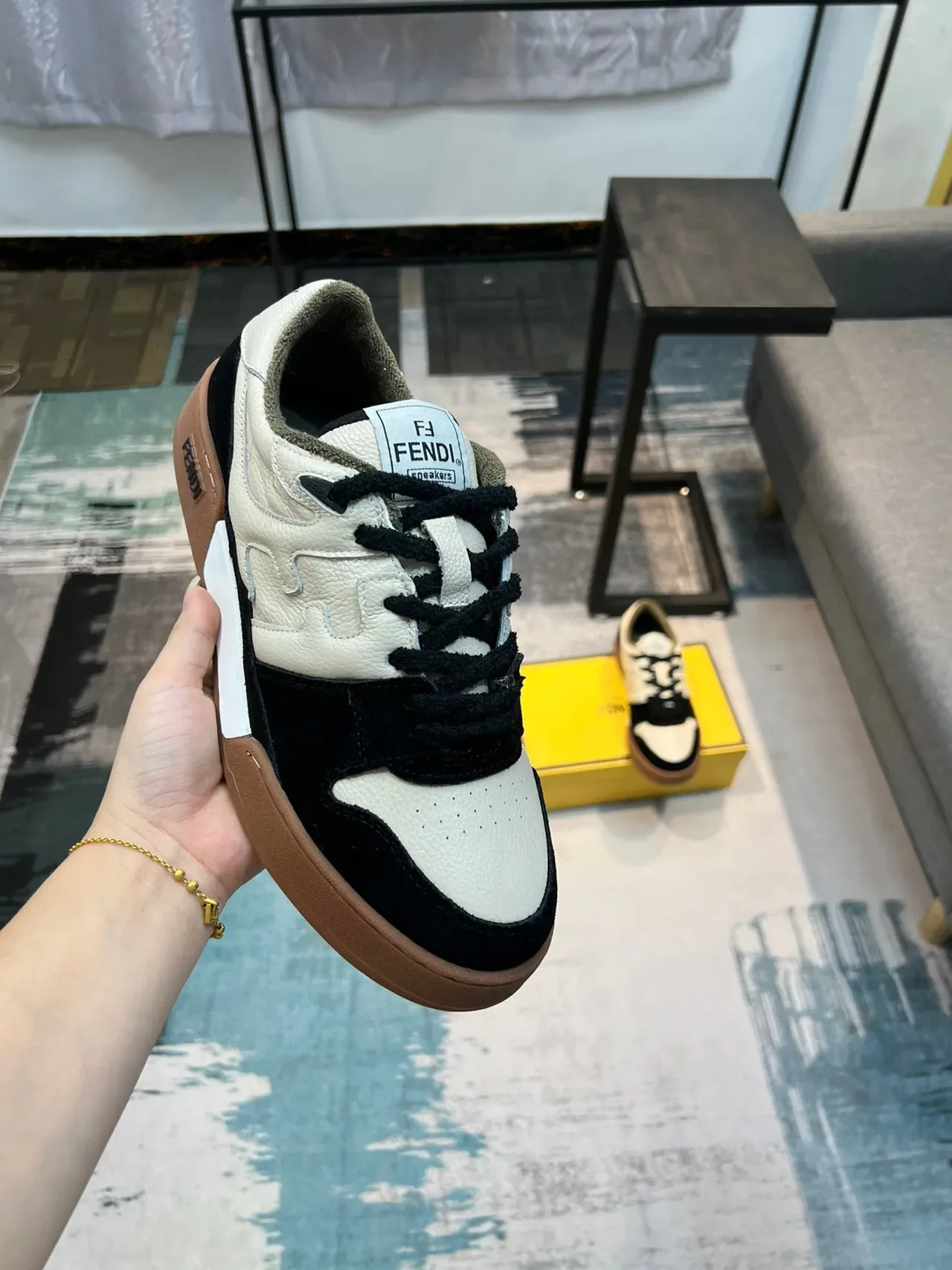 Fendi Noir Beige Deux Tons Cuir et Daim Supérieur Semelle Caoutchouc Lifestyle Sneakers 6