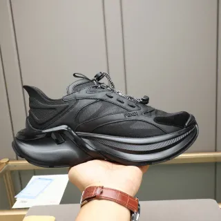 Fendi Tênis Chunky com Solado Esculpido Preto
