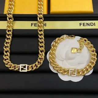 Fendi FF Chain ذهبي أبيض Curb-Link لوحة الشعار قلادة