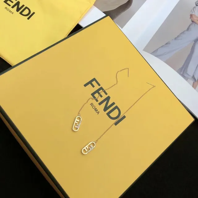 Fendi FF Pingente Oval de Cristal Pavé 4