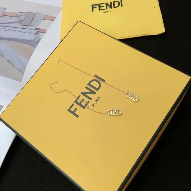 Fendi FF Pingente Oval de Cristal Pavé 5