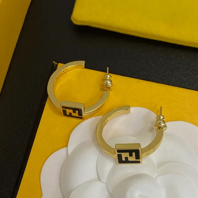 Fendi FF Logo Brincos Hoop C Shape Metal Dourado Preto 3