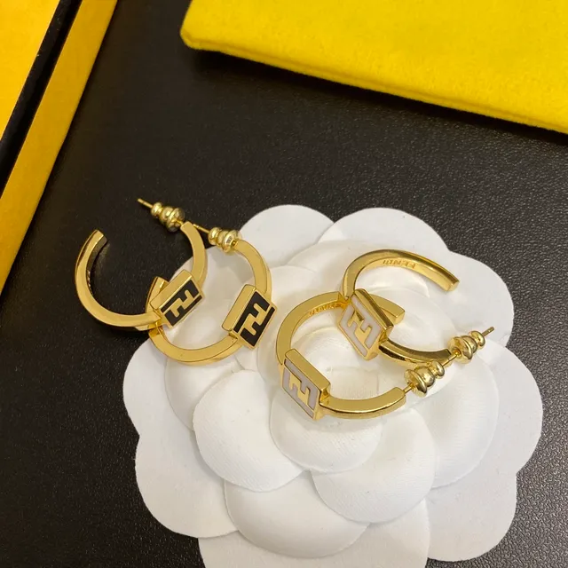 Fendi FF Logo Brincos Hoop C Shape Metal Dourado Preto 6