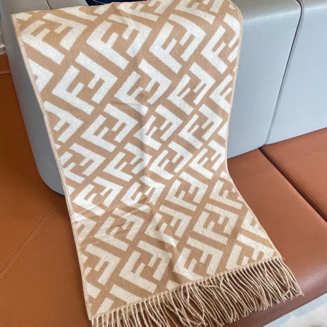 Fendi FF Monogram 米色和奶油色羊绒围巾 2