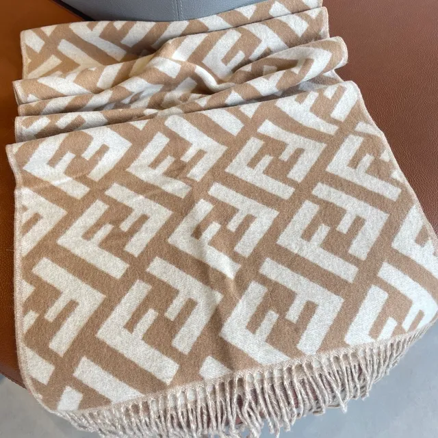 Fendi FF Monogram 米色和奶油色羊绒围巾 6