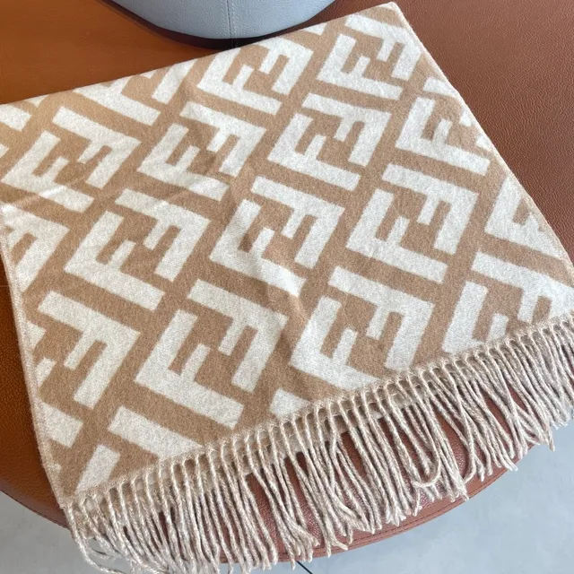Fendi FF Monogram 米色和奶油色羊绒围巾 8
