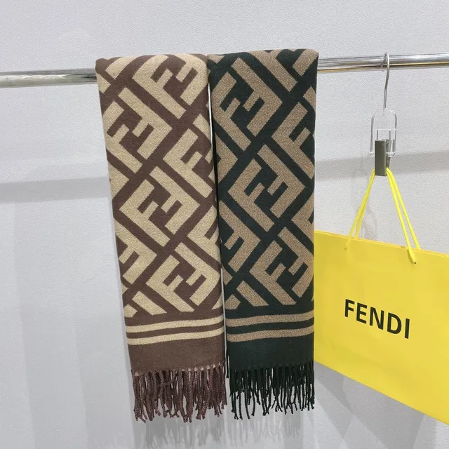 Fendi FF Monogram ক্যাশমিয়ার স্কার্ফ কালো এবং বেইজ 2