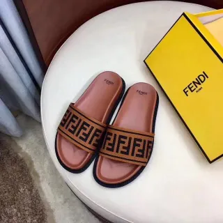 Fendi FF Monogram Slide Marron Noir Bretelle Tressée Semelle Caoutchouc Moulée Sandales