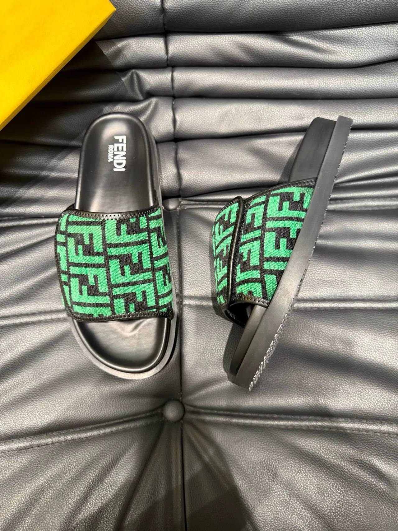 Fendi FF Slide 黑色绿色印花 编织带 橡胶底 拖鞋 3