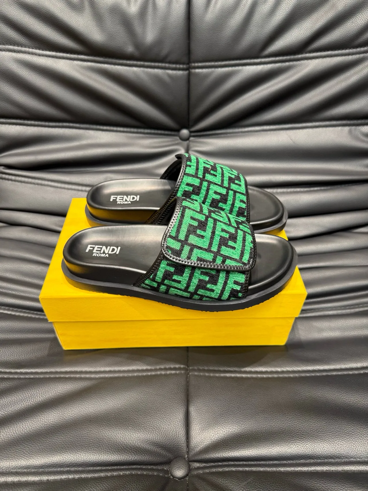 Fendi FF Slide 黑色绿色印花 编织带 橡胶底 拖鞋 4