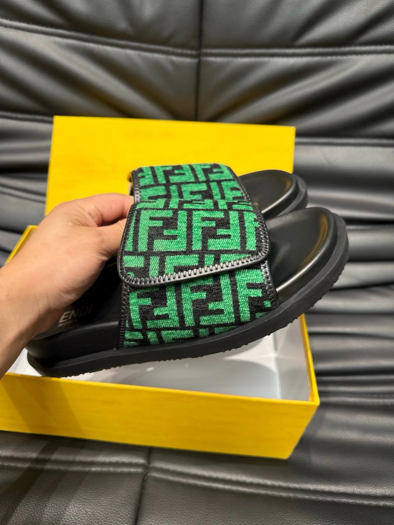 Fendi FF Slide 黑色绿色印花 编织带 橡胶底 拖鞋 6