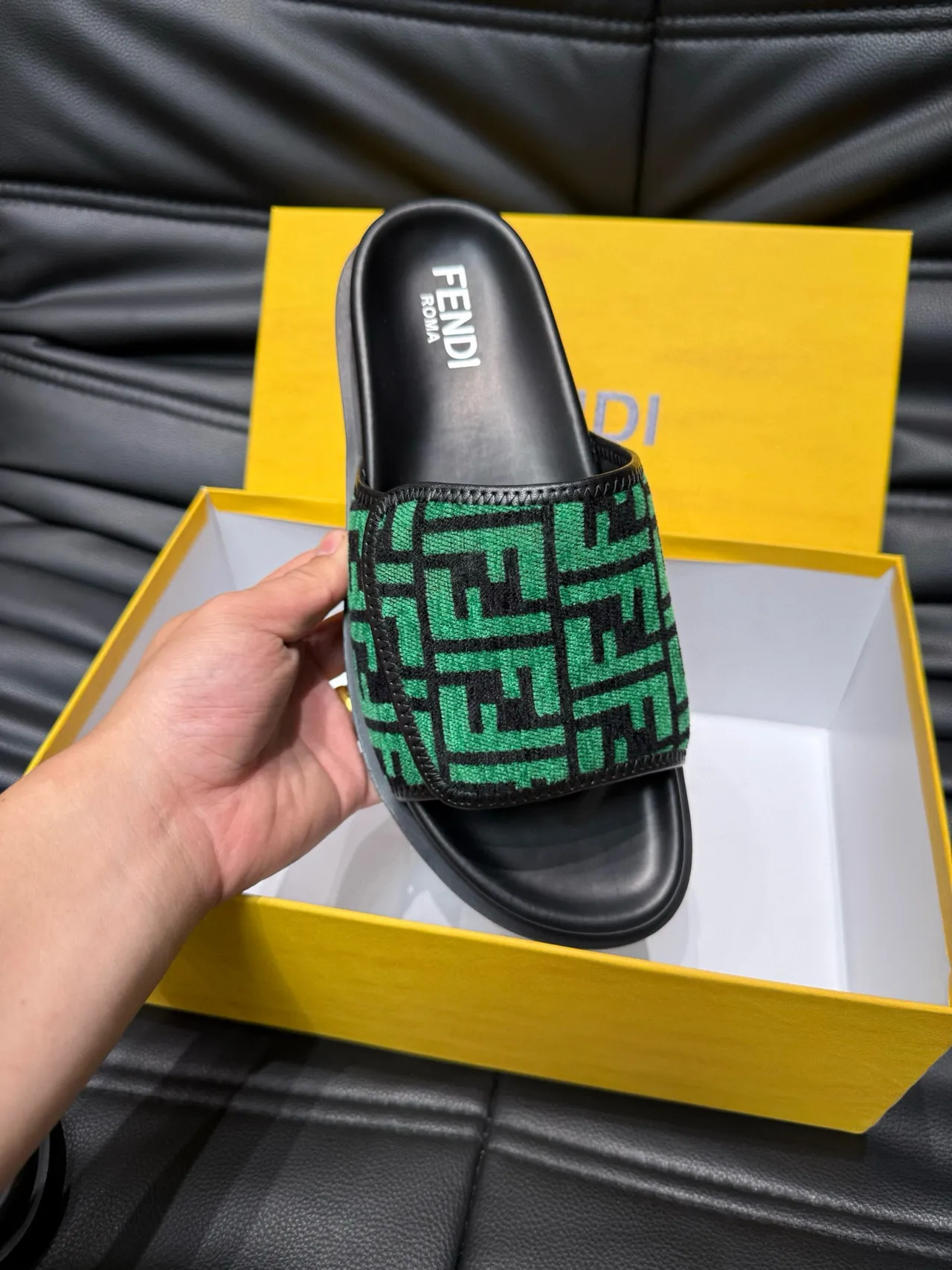 Fendi FF Slide 黑色绿色印花 编织带 橡胶底 拖鞋 7