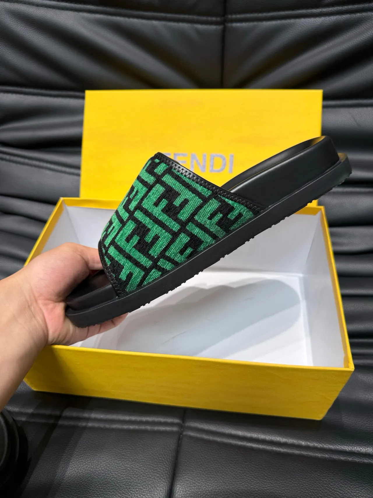 Fendi FF Slide 黑色绿色印花 编织带 橡胶底 拖鞋 8