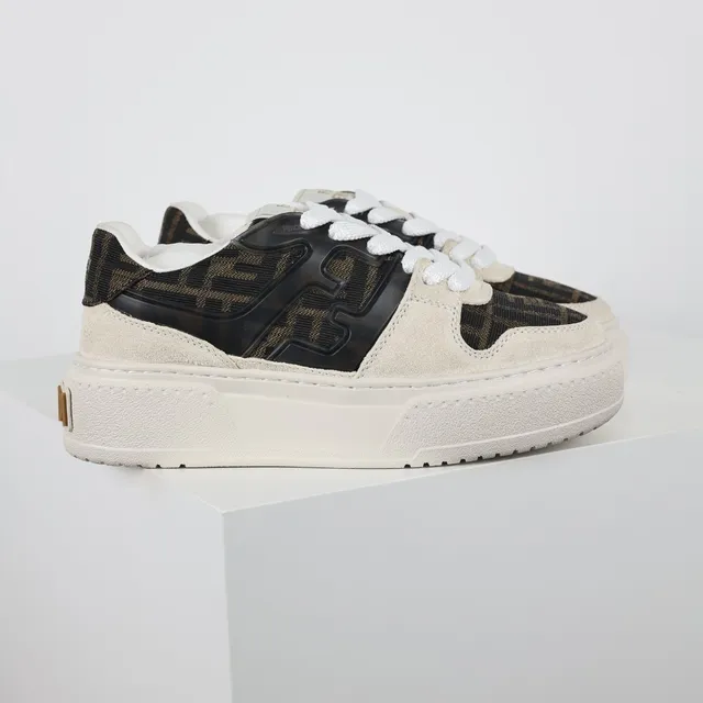Fendi First Monogram Print Off-White chaussures lifestyle 3