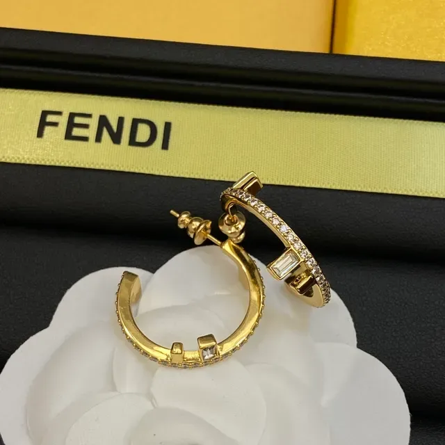 أقراط Fendi ذهبي شفاف Pavé كريستال مغطى 5