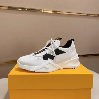 Fendi Runner حذاء رياضي أبيض وأسود chunky