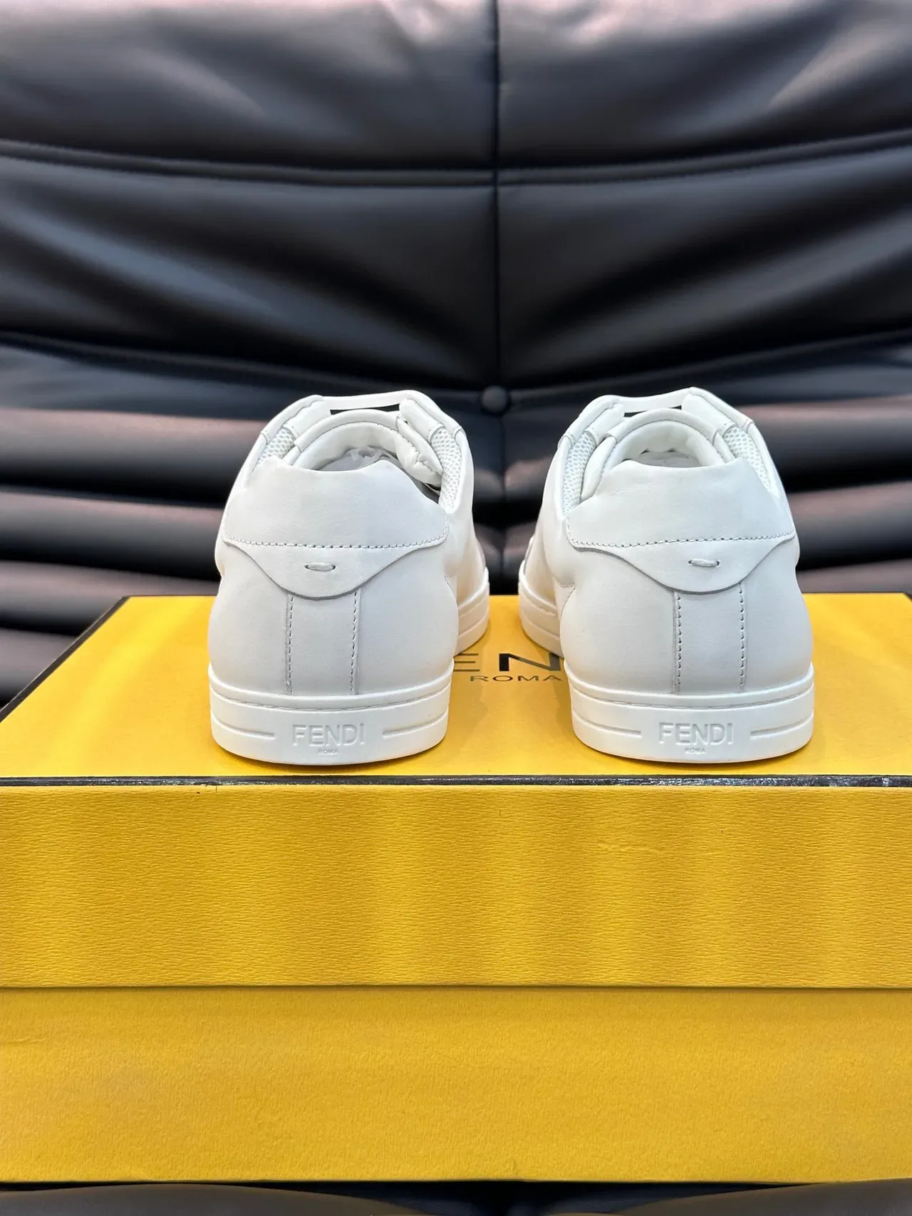 Fendi Tênis Branco de Couro Low-Top 3