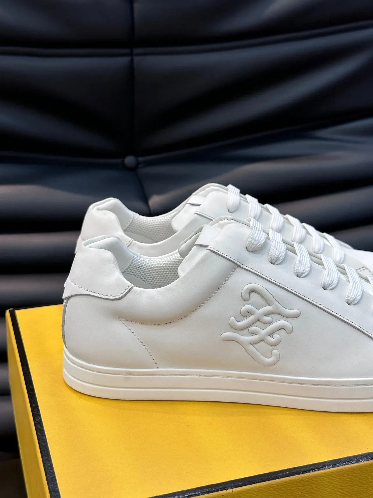 Fendi Tênis Branco de Couro Low-Top 6