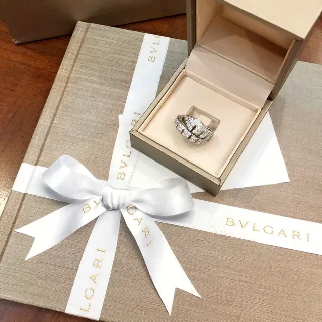 Articulated Pavé-Set Geometric Ring 2