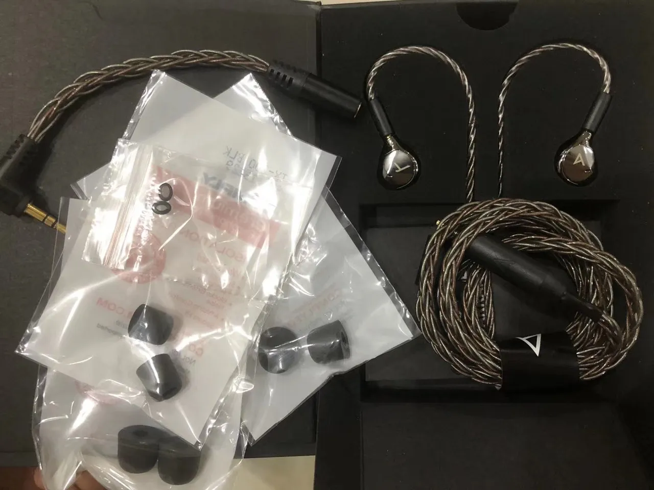 Astell&Kern AK T9iE Black Silver Matte Metallic Over-ear Headphones 2