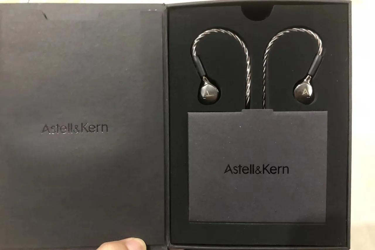 Astell&Kern AK T9iE Black Silver Matte Metallic Over-ear Headphones 3