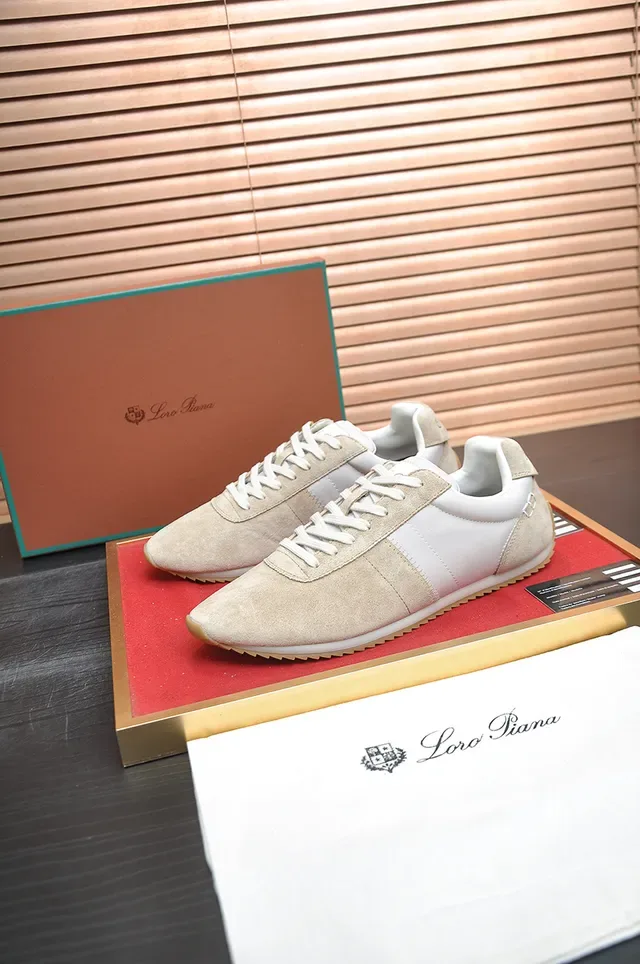 Zapatilla lifestyle de cuero de ante beige y blanco de dos tonos 4