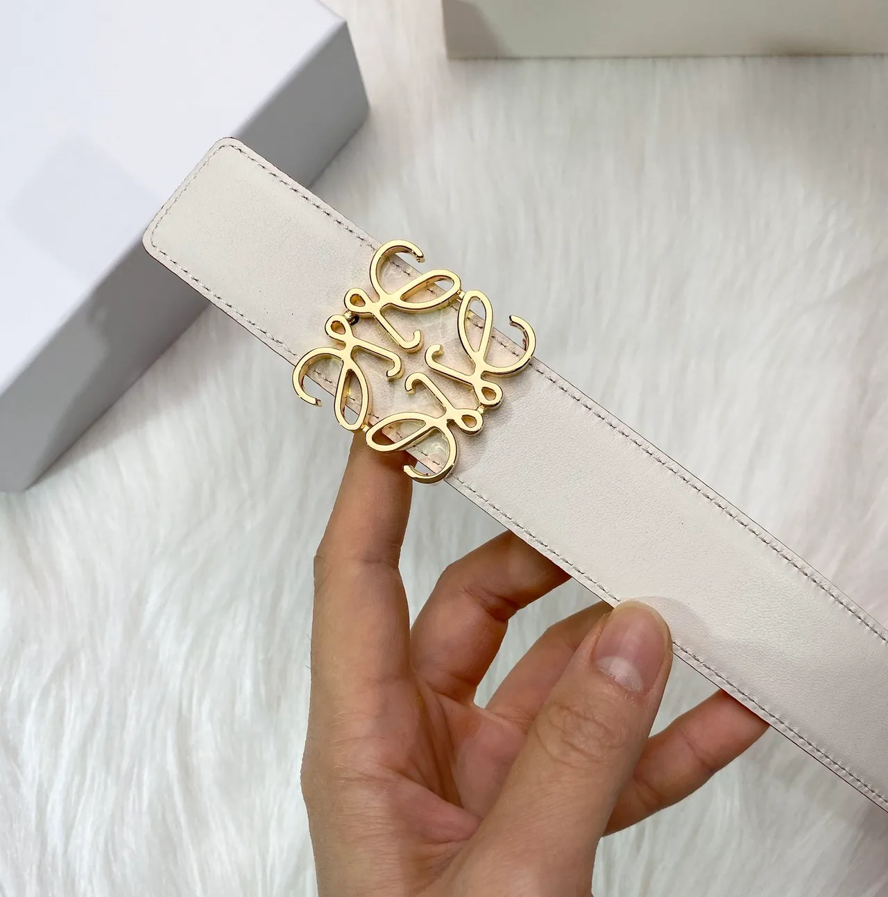Beige Gold Off-White Lisse Interverrouiller Logo Boucle Ceinture en Cuir 4