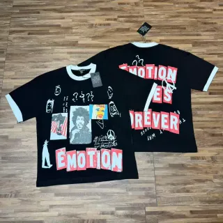Camiseta de cuello ringer con estampado gráfico en blanco y negro