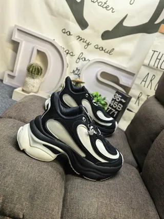 Black Beige Oversized Sole Mixed-Material Upper Chunky Sneakers 9