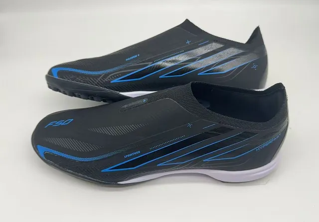 黑色蓝色滑入式袜套贴合上层无缝合成构造草地足球鞋 2