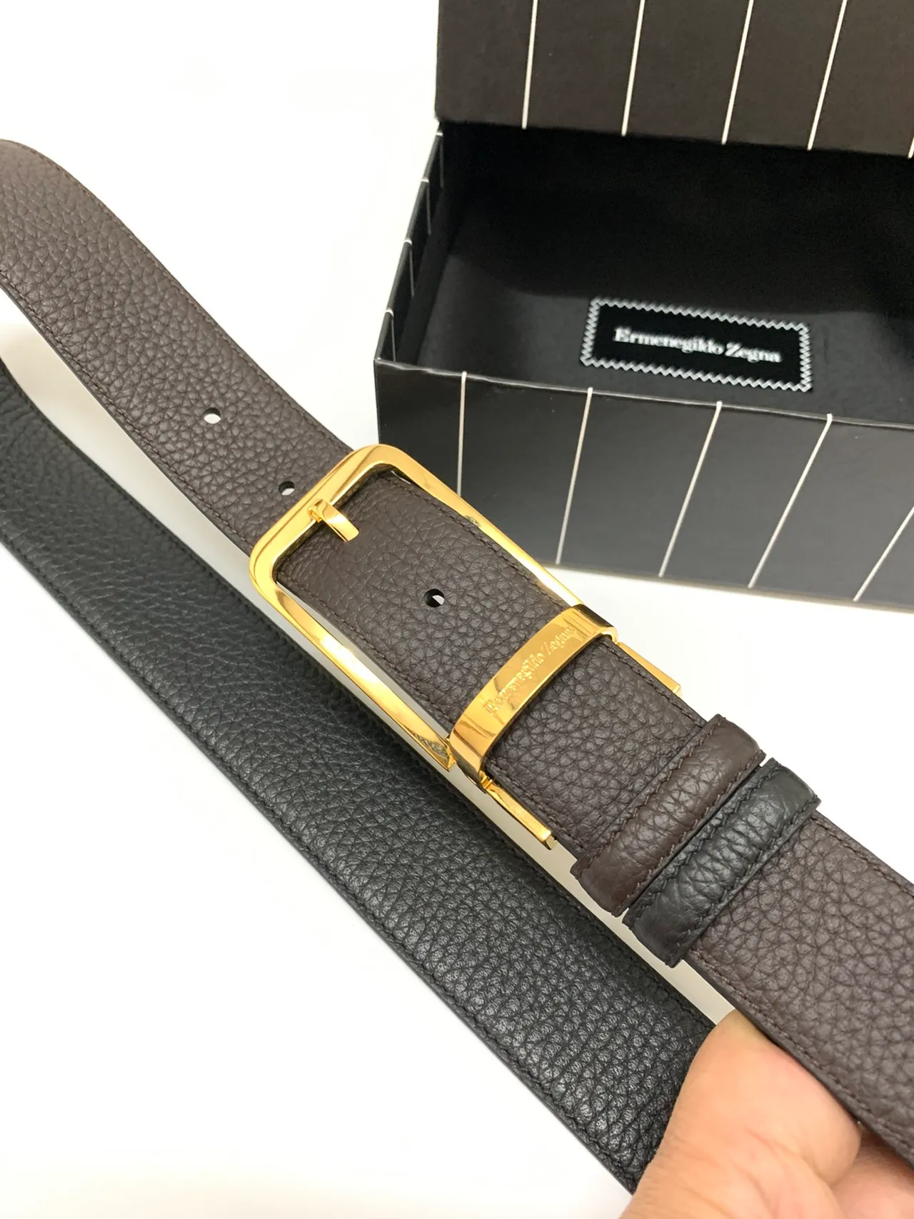 Black Gold Pebbled Rectangular Buckle Leather Belt 9