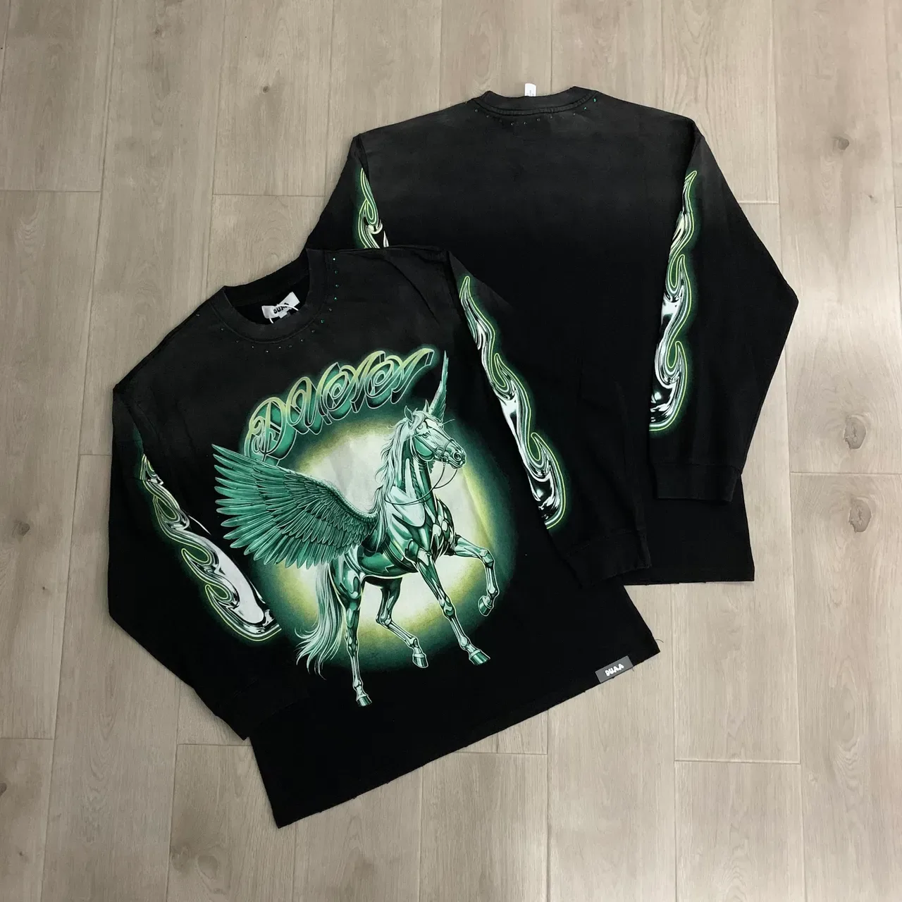 Black Graphic-Print Long-Sleeve Crewneck T-Shirt 4