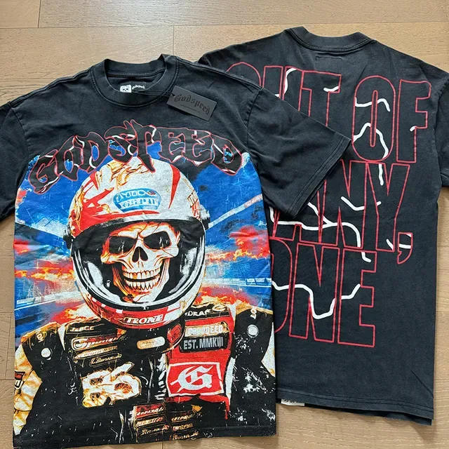 Black Graphic-Print Oversized Racer Skull Helmet T-Shirt 7