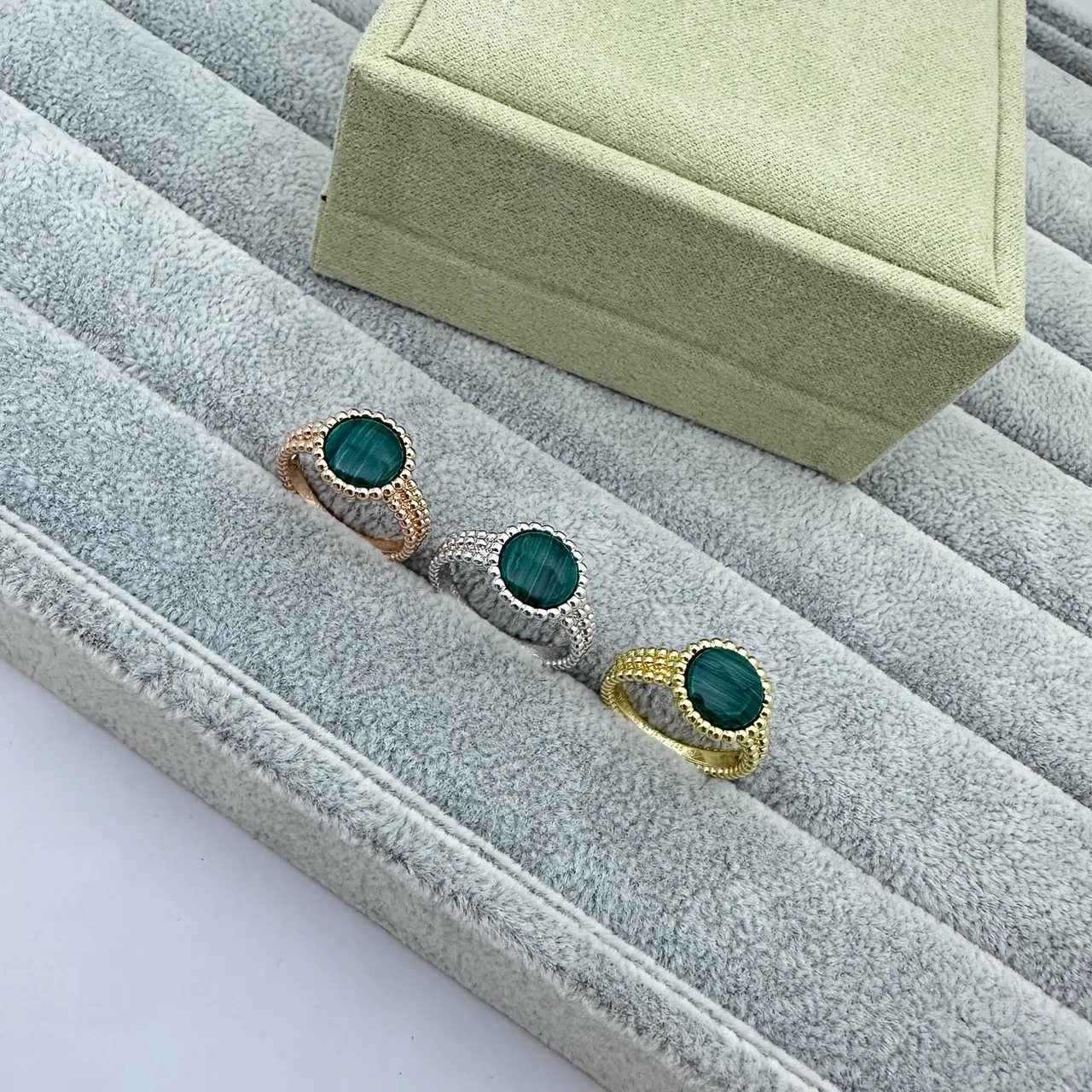 Blue Gold Cabochon-Set Beaded Bezel Ring 3