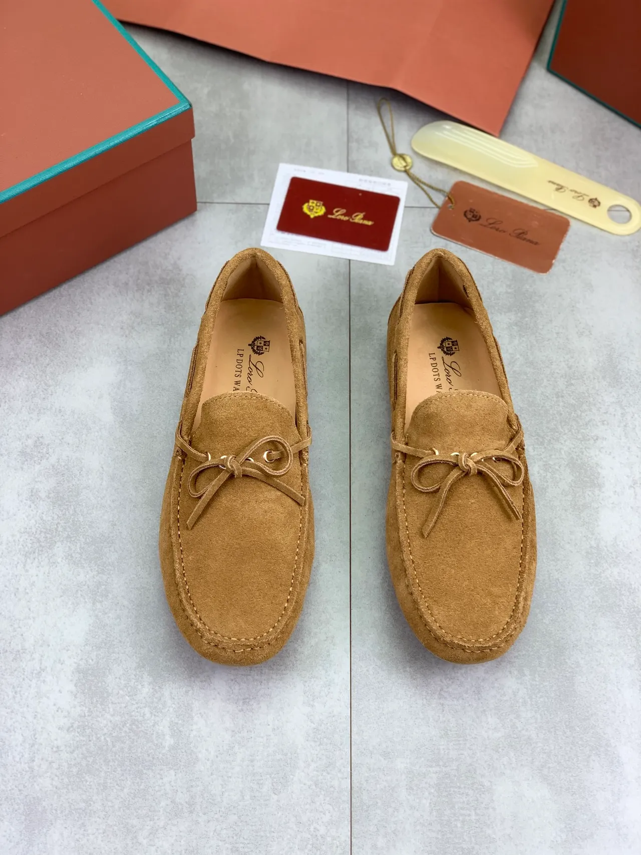 棕米色麂皮革鞋面 Moc-Toe 缝线 船鞋 4