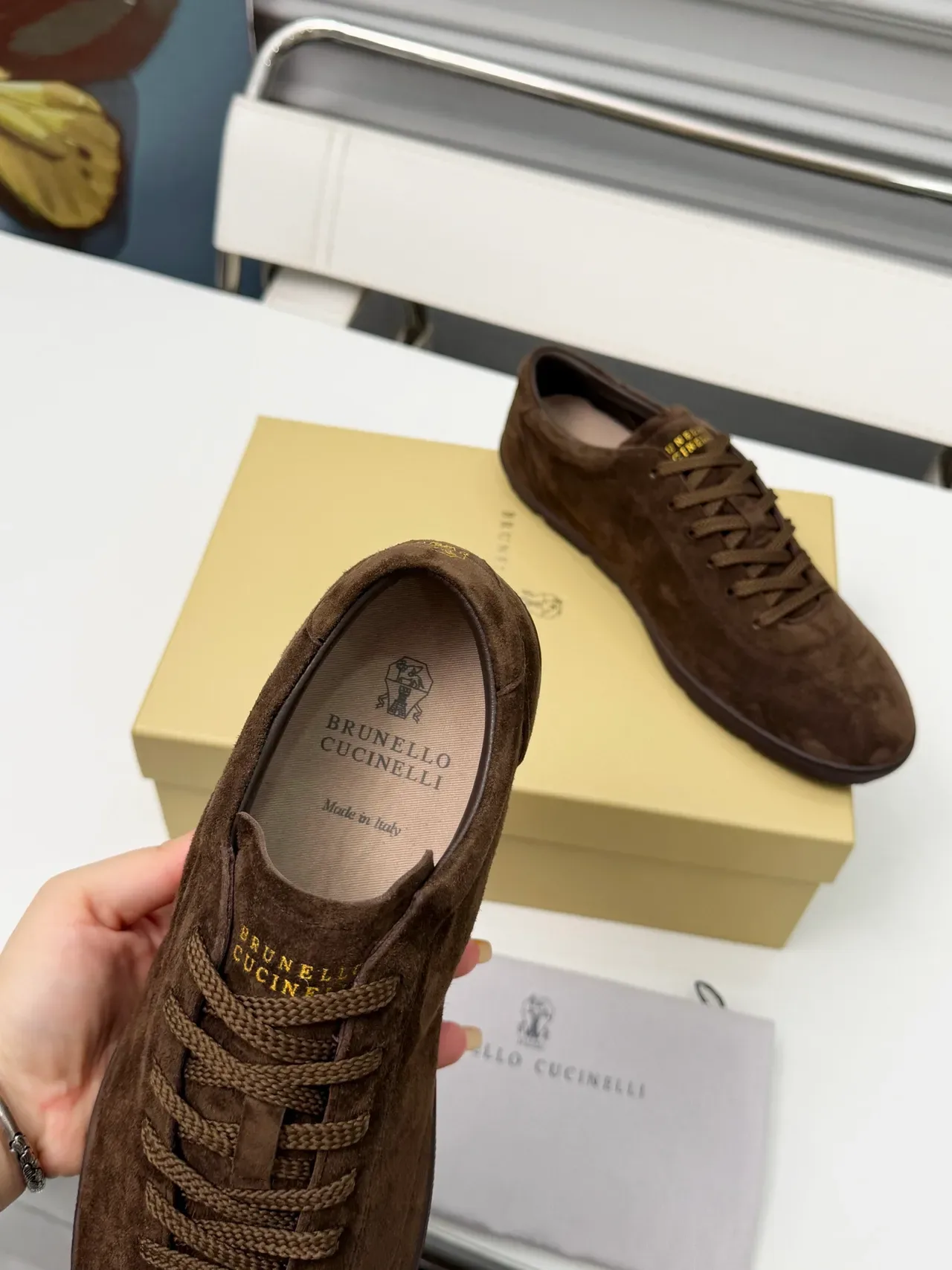 Brunello Cucinelli حذاء كاجوال بني سويدي مربوط 3