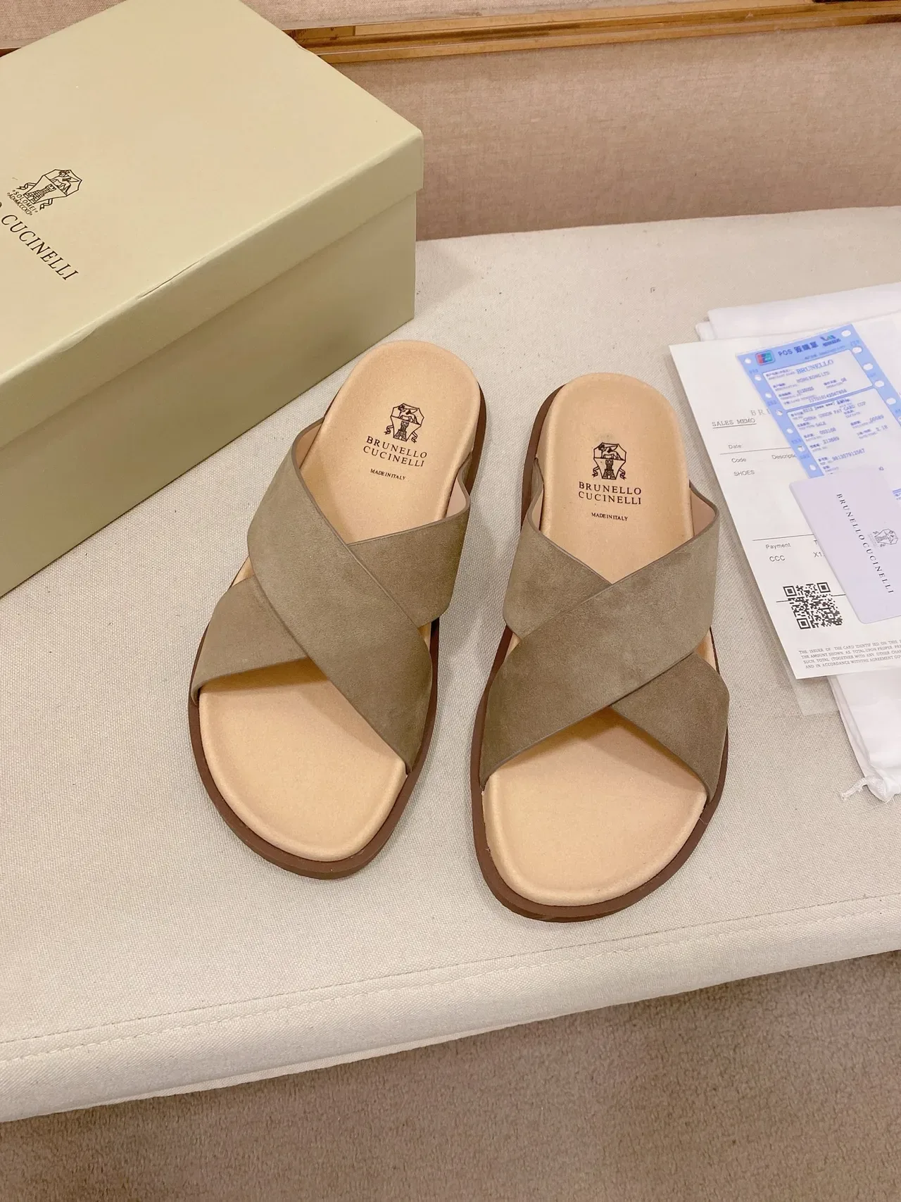 Brunello Cucinelli Sandálias Planas com Tiras Cruzadas Casual 5